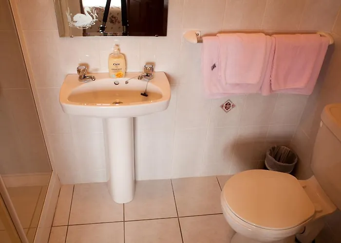 לינה וארוחת בוקר Atlantic View 3*